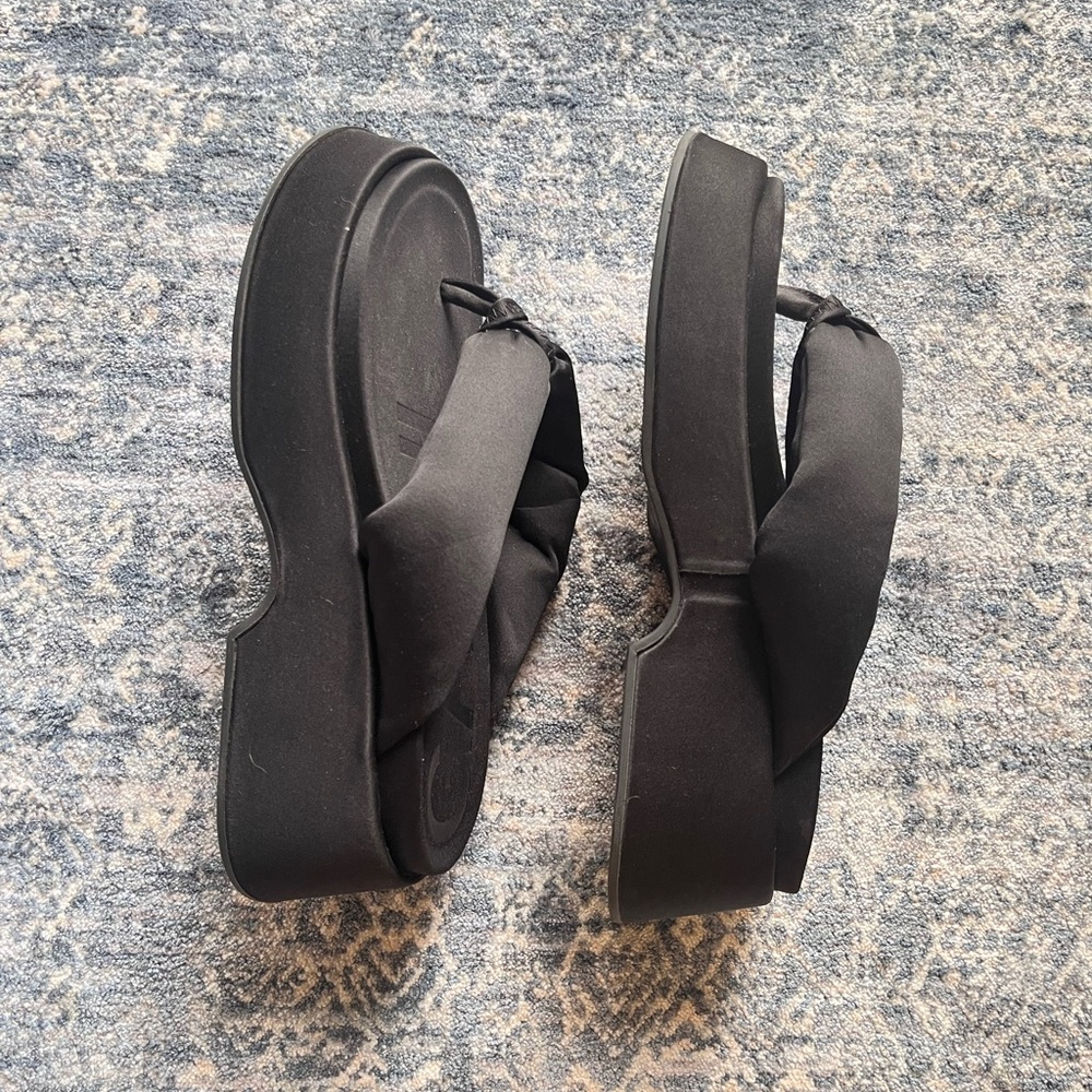 Ganni padded satin platform sandals - Picture 10 of 12